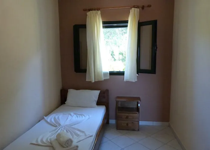 Oneira Trapezaki (Kefalonia)