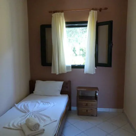 Oneira Trapezaki (Kefalonia)