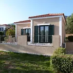 Oneira Vila