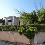 Oneira Vila *